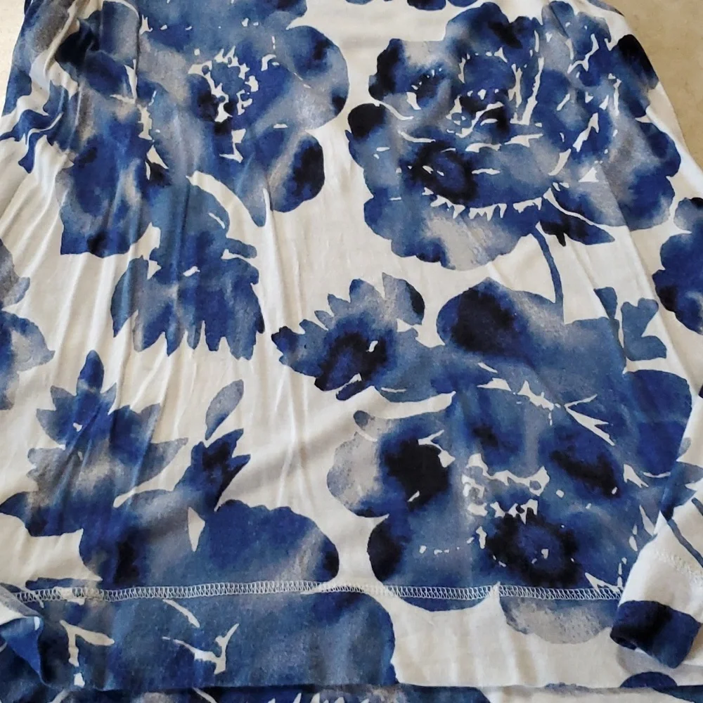 Simply Vera by Vera Wang women's tank top.  Size medium. - Picture 8 of 10